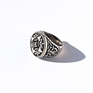 Helm of Honor – Runic Guardian 925 sterling silver ring with engraved Norse knot design